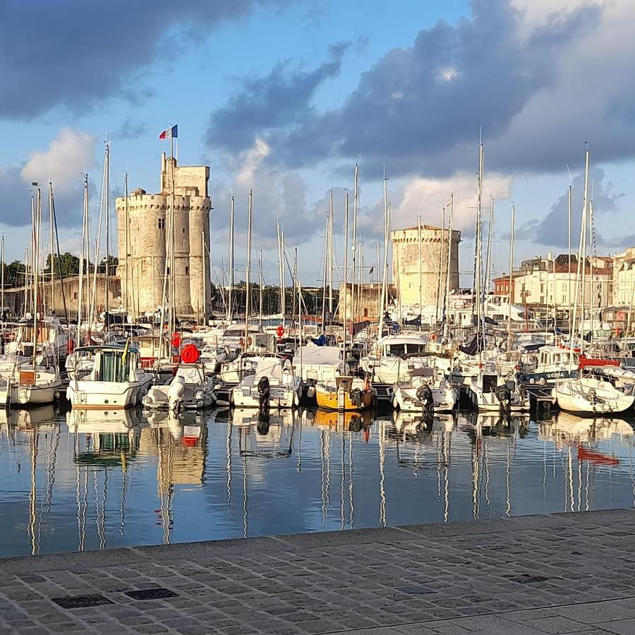 Un Hotel En Ville La Rochelle  Exterior photo